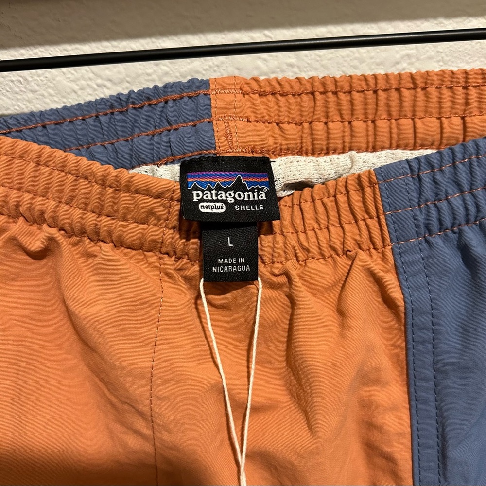 Patagonia Baggies Shorts 5" – Men’s Large – Utility Blue – Peace Patch – NWT - Picture 4 of 5